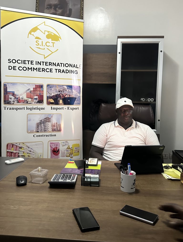 El Hadji Mamadou Diaw, fondateur de S.I.C.T, dans les bureaux de l'entreprise